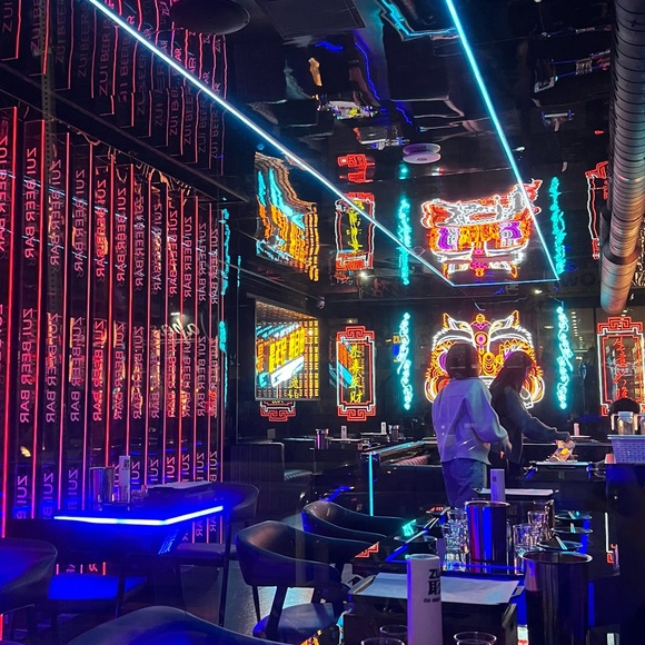 Meet your Posher, El - Picture 1 of 1